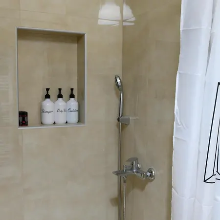 Stella's Minimal Tríkala