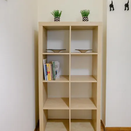 Stella's Minimal Tríkala