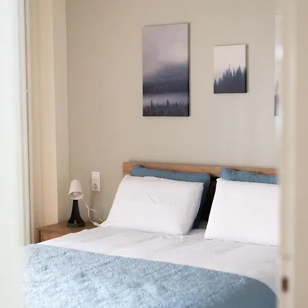 Stella's Minimal Tríkala