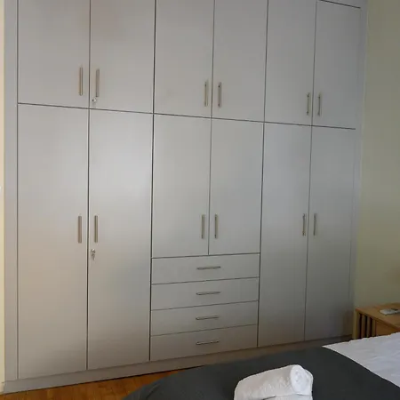 Stella's Minimal