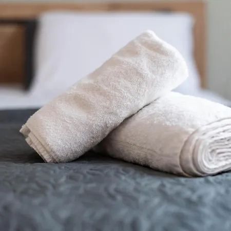 Stella's Minimal טריקלה