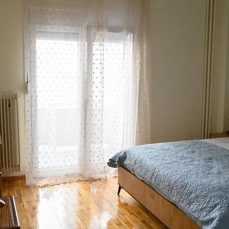 Stella's Minimal Tríkala