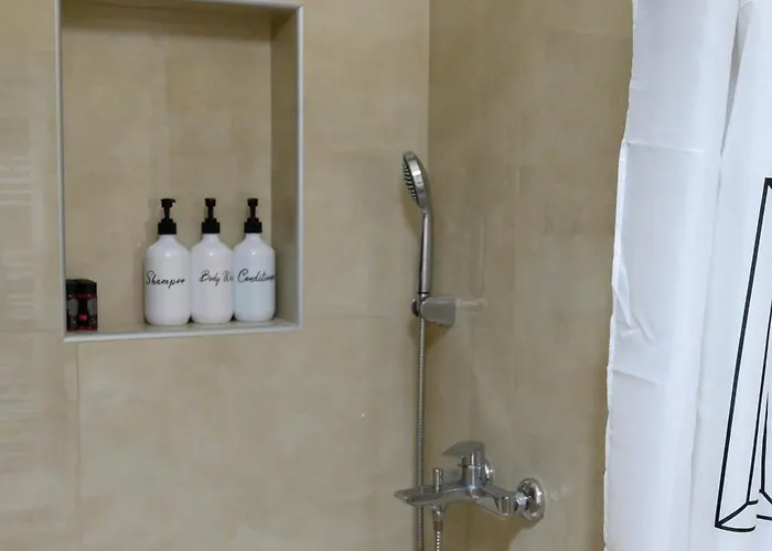 Stella's Minimal Tríkala