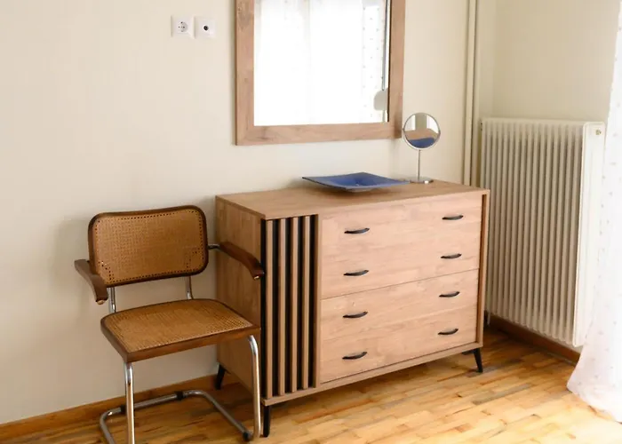 Stella's Minimal Tríkala